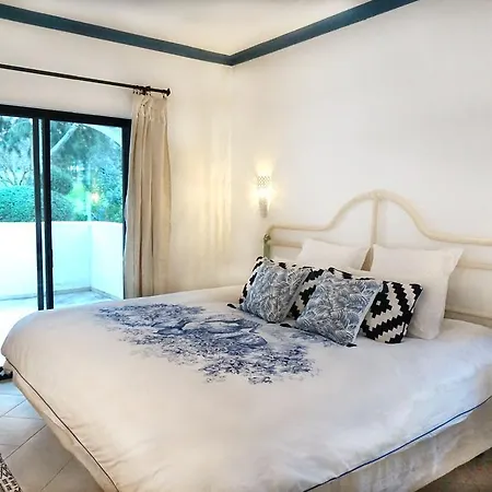 アパート Palmeira Vip ポルティマン